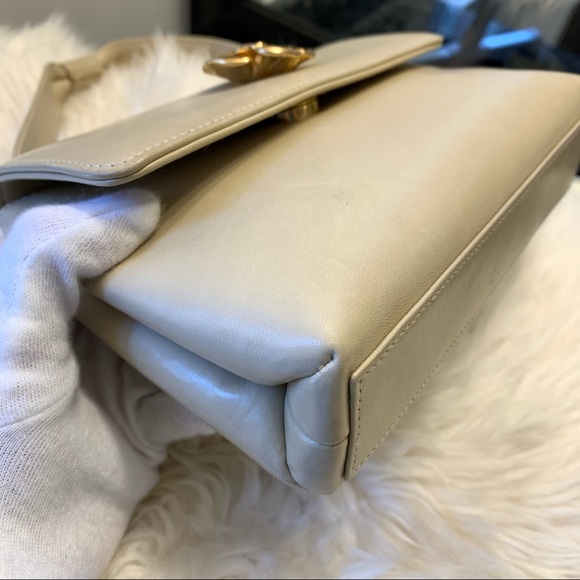 ❌SOLD❌Chanel vintage beige leather camellia mini handle Kelly bag - Picture 6 of 12